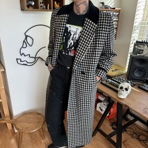 Vintage 80s 90s Black and White Houndstooth Wool Overcoat Leslie Fay ~ Size M